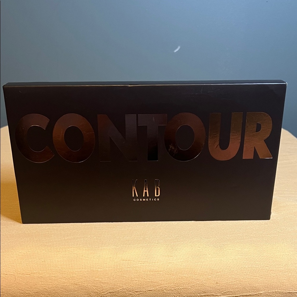 KAB Cosmetics Contour Palette - volume 1